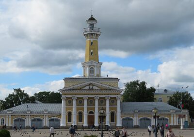 Der Feuerwehrturm in Kostroma